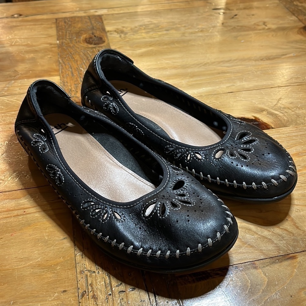 𝅺EARTH Alder Azza Black Perforated Leather Ballet Flat 8.5
